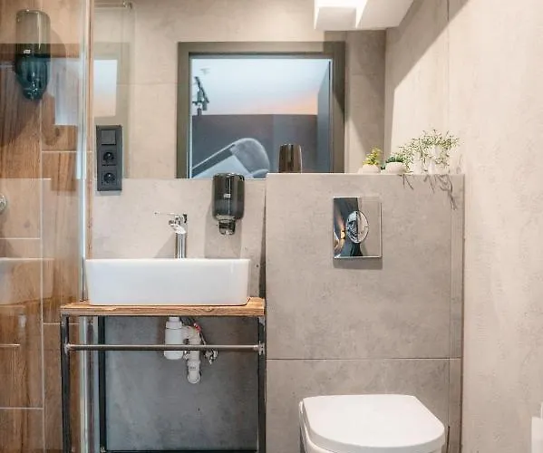 Hotel Sleep Well 1999