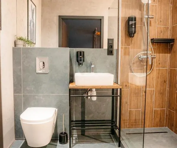 Hotel Sleep Well 1999 *