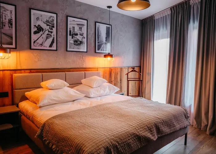 Hotel Sleep Well 1999